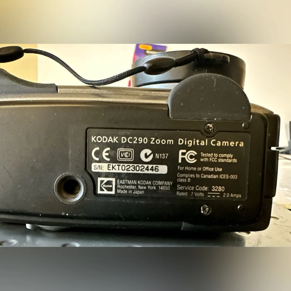 Vintage Kodak DC 290 Zoom 2.1MP Digital Point & Shoot Photo Camera Gray